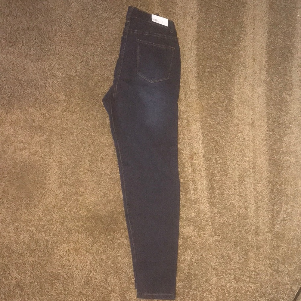Jeans - Picture 2 of 4